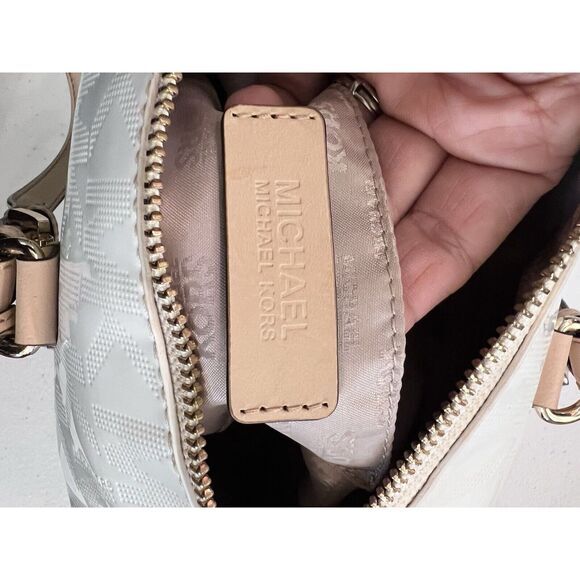 MICHAEL KORS Jet Set White Signature Boston Bag Authenticated Rare Patent Design - Picture 14 of 16